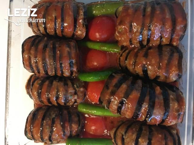 Lezzeti Şahane Fırında Köfteli Patlıcan