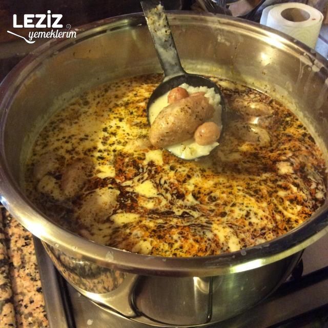 Yoğurtlu Analı Kızlı Yemeği Tarifi (Hatay Yöresi)