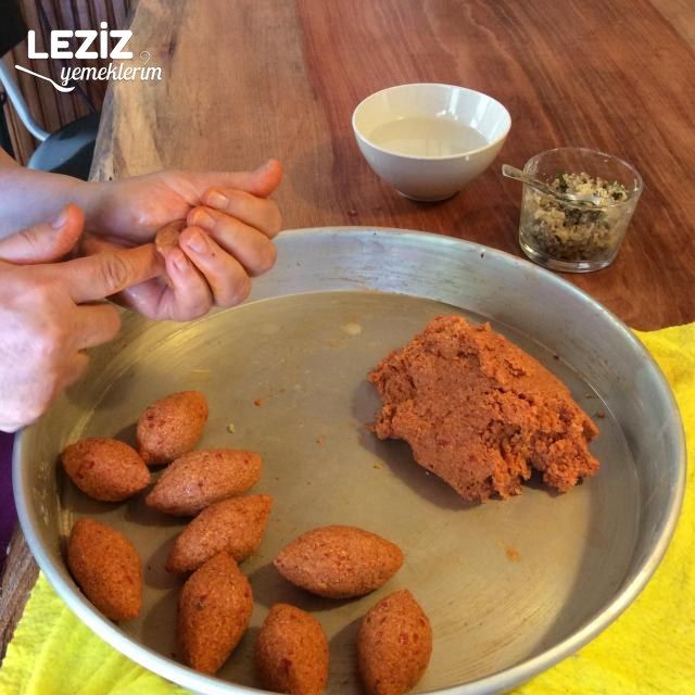 Yoğurtlu Analı Kızlı Yemeği Tarifi (Hatay Yöresi)