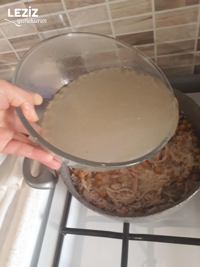 Tavuklu Nohutlu Pirinç Pilavı