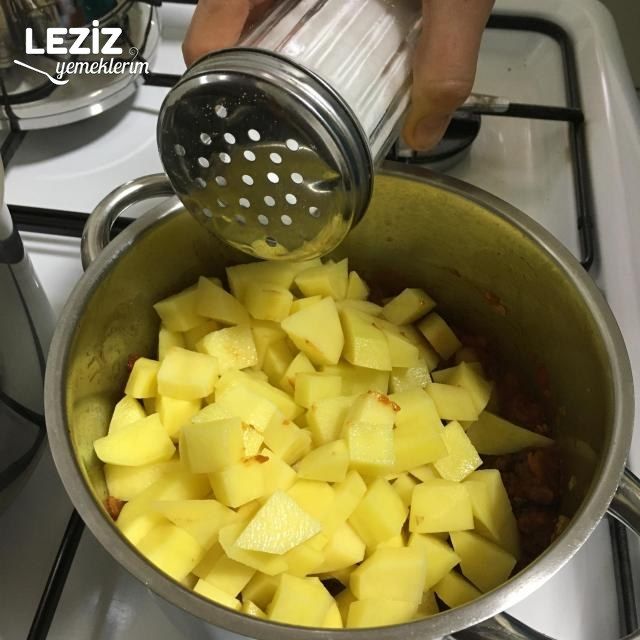 Etli Patates Yemeğinin Tarifi