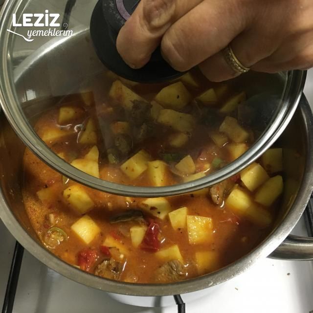 Etli Patates Yemeğinin Tarifi