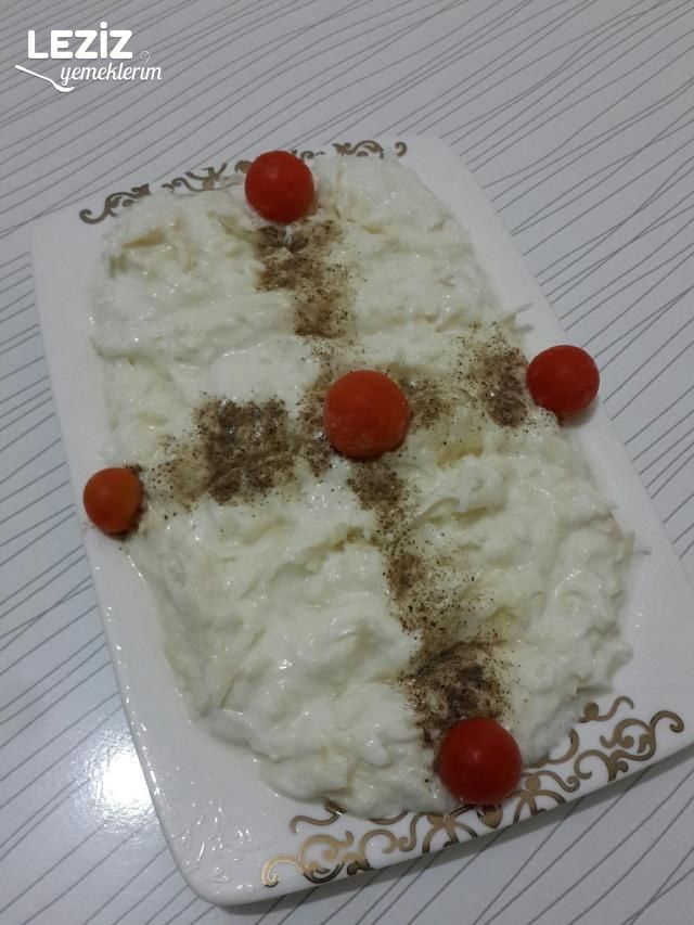 Yoğurtlu Kereviz Salatası