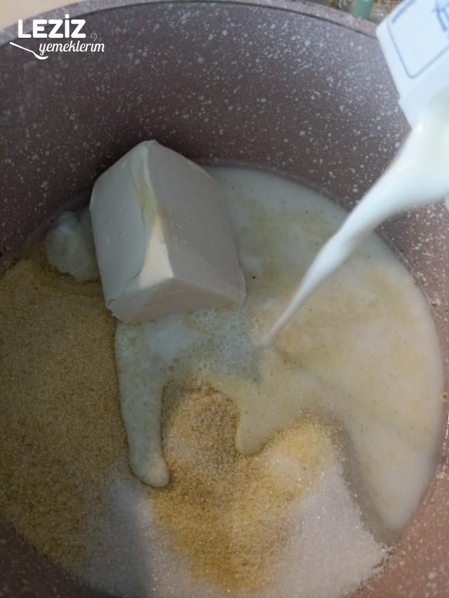 Sütlü İrmikli Muhallebi Tatlısı Tarifi