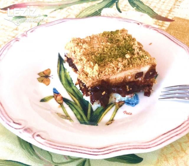 Sütlü İrmikli Muhallebi Tatlısı Tarifi