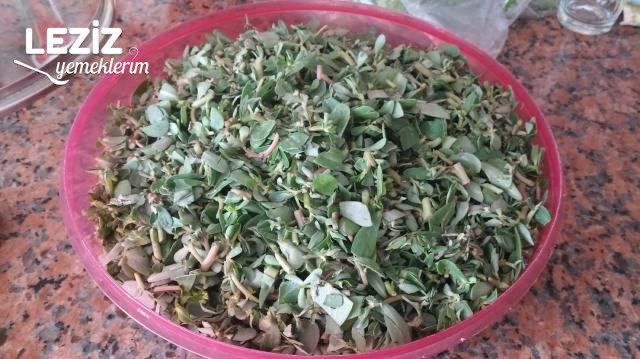 Yoğurtlu Semizotu Yemeği