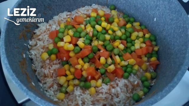 Garnitürlü Pirinç Pilavı