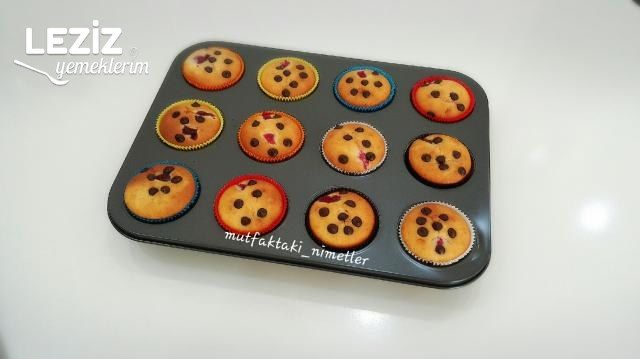 Vişneli Damla Çikolatalı Muffin Kek