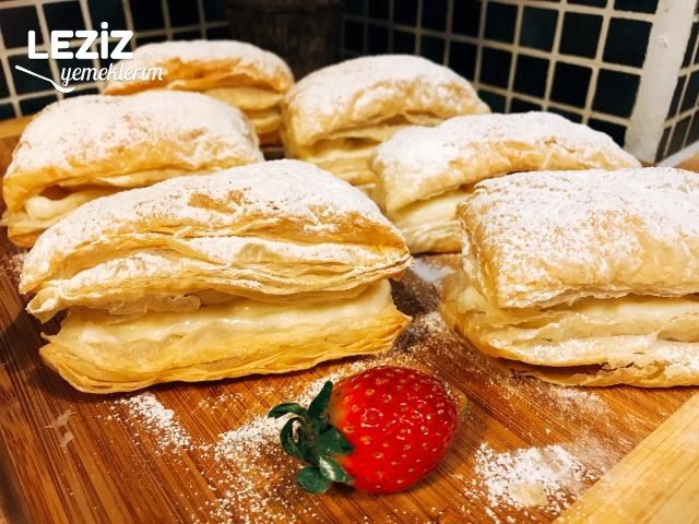 Kremalı Muzlu Milföy Pasta (Çok Leziz)