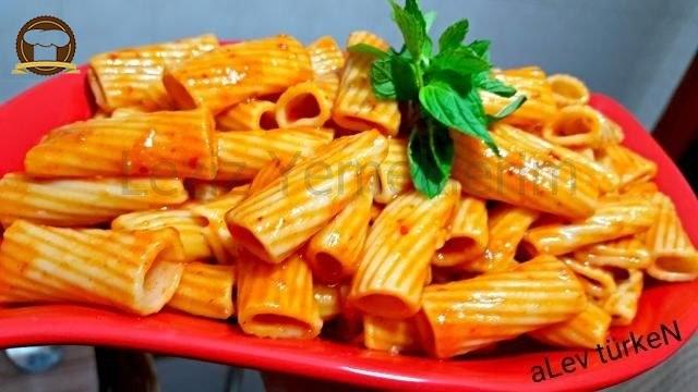 Acı Soslu Demleme Makarna Tarifi