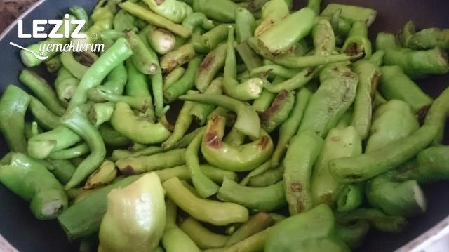 Köz Tadında Biber Yoğurtlaması