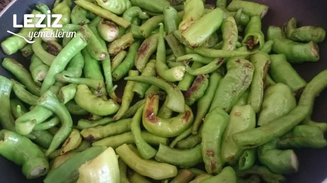 Köz Tadında Biber Yoğurtlaması