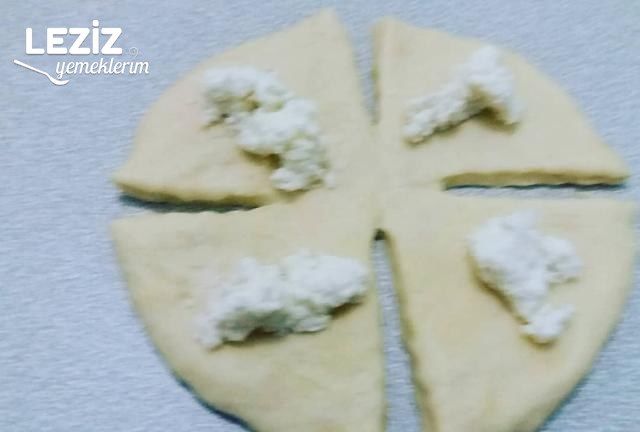 Tereyağlı Yonca Poğaça