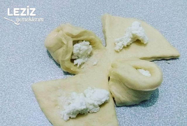 Tereyağlı Yonca Poğaça