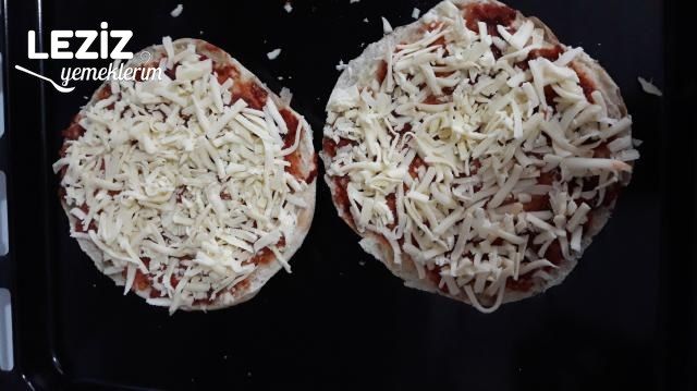 Bazlamadan 20 Dk Pratik Pizza Yapımı