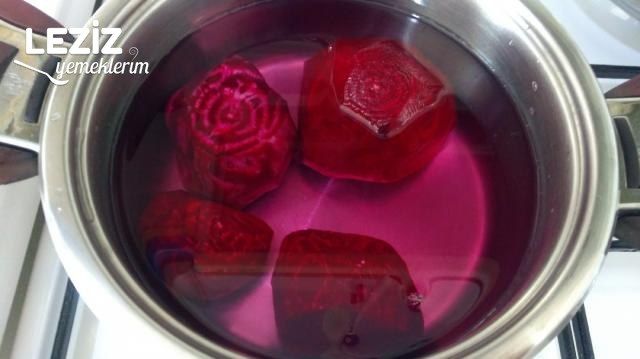 Yoğurtlu Kırmızı Pancar Salatası