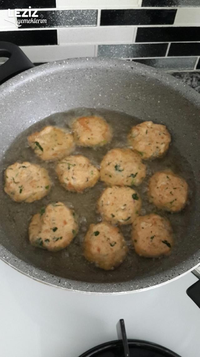 Bayat Ekmek Köftesi Tarifi