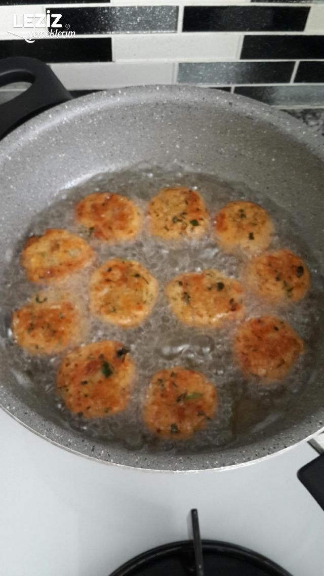 Bayat Ekmek Köftesi Tarifi