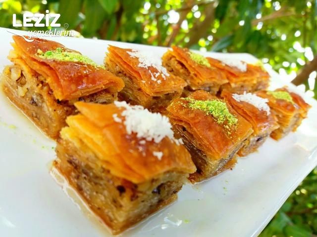 Nefis Ev Baklavası (Cevizli)