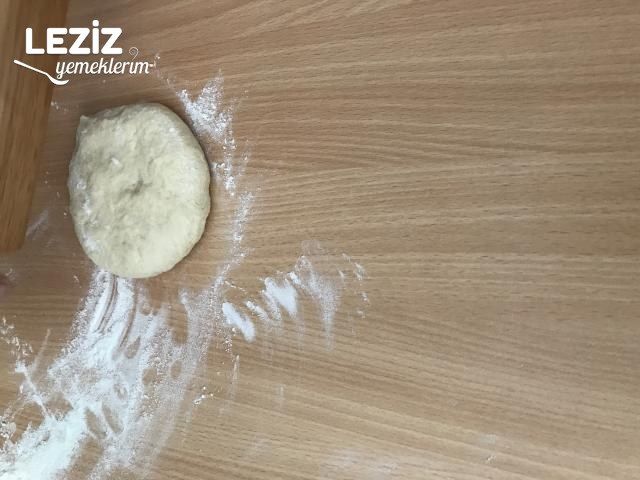 Tereyağlı Kruvasan Katmer Poğaça