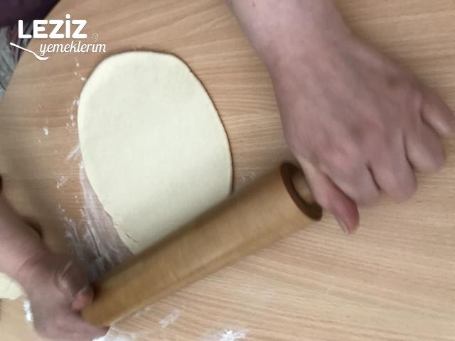 Tereyağlı Kruvasan Katmer Poğaça