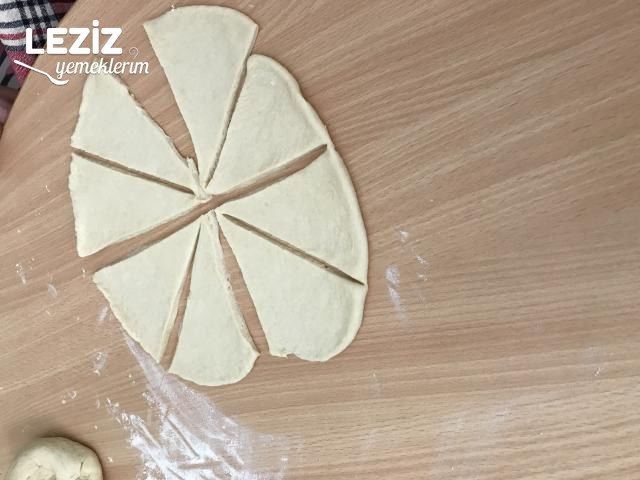 Tereyağlı Kruvasan Katmer Poğaça