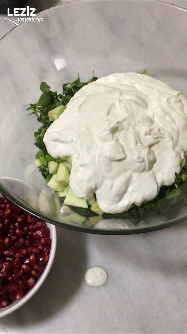 Elmalı Narlı Semizotu Yoğurtlaması