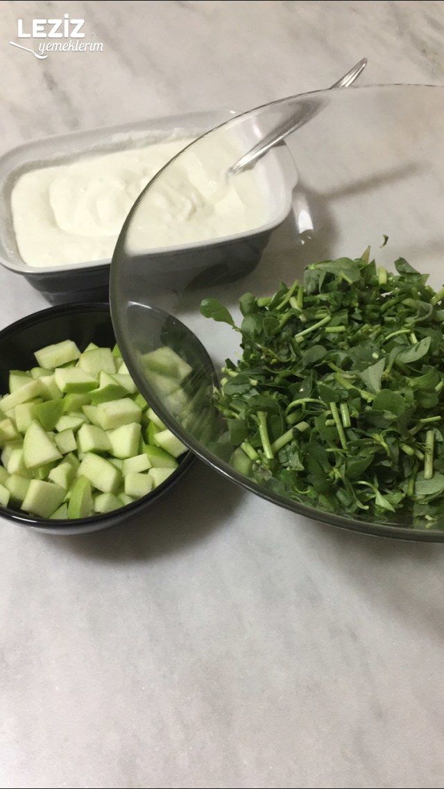 Elmalı Narlı Semizotu Yoğurtlaması