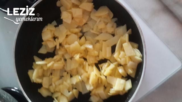 Kaşarlı Patates Kavurması