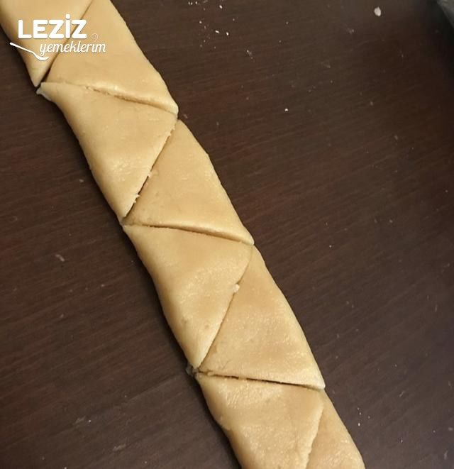 Üçgen Tuzlu Kurabiye Leziz Yemeklerim