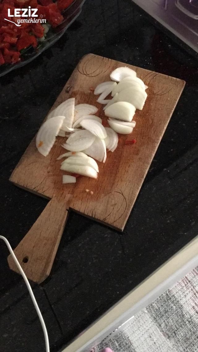 Kuru Domates Salatası Nasıl Yapılır?