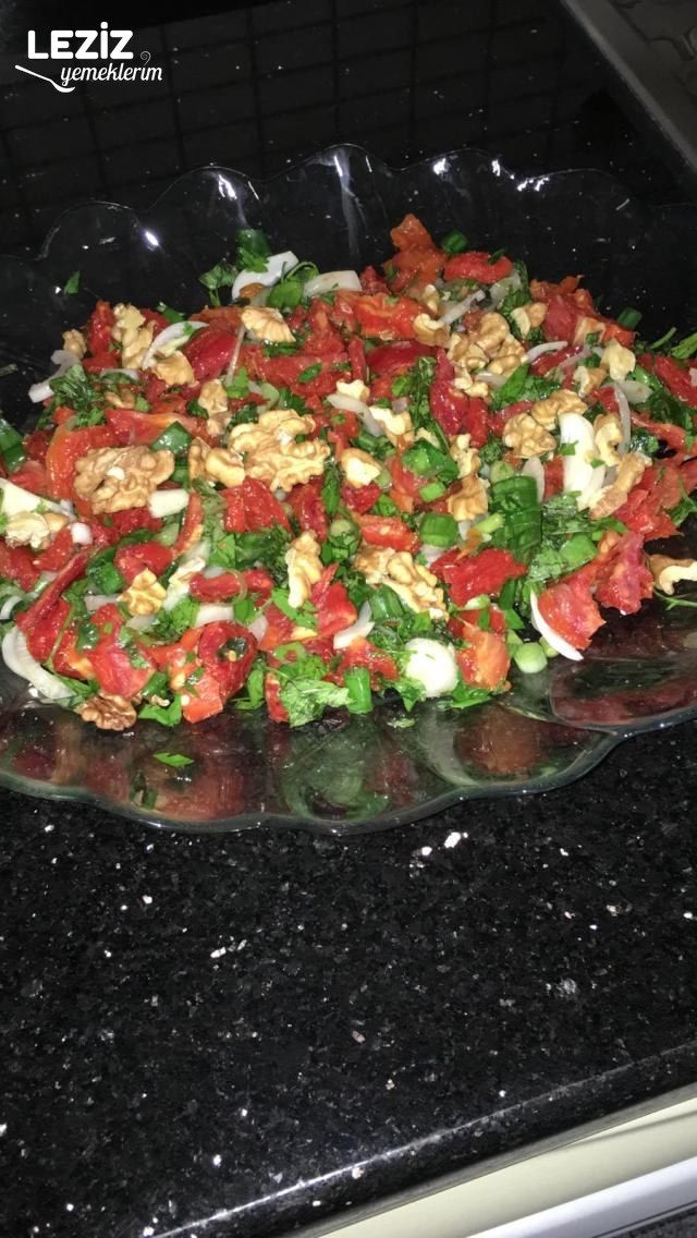 Kuru Domates Salatası Nasıl Yapılır?