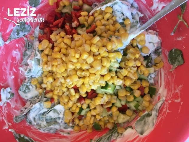 Süzme Yoğurtlu Semizotu Salatası