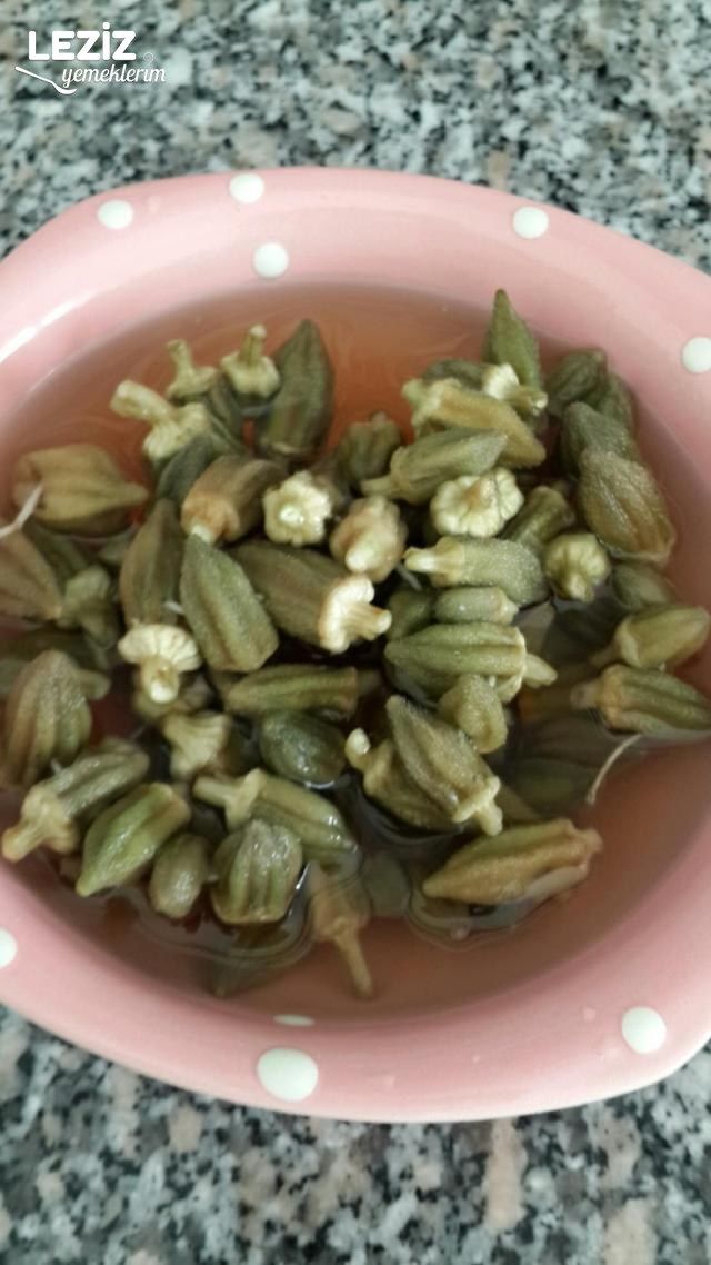 Kuru Bamya Çorbası