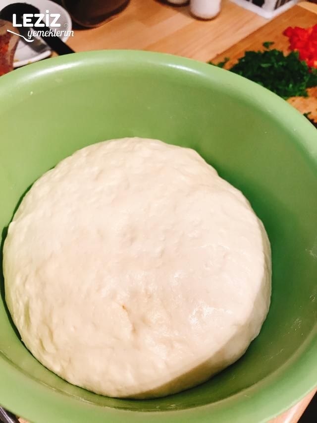 Pizza Tadında Sebzeli Poğaça