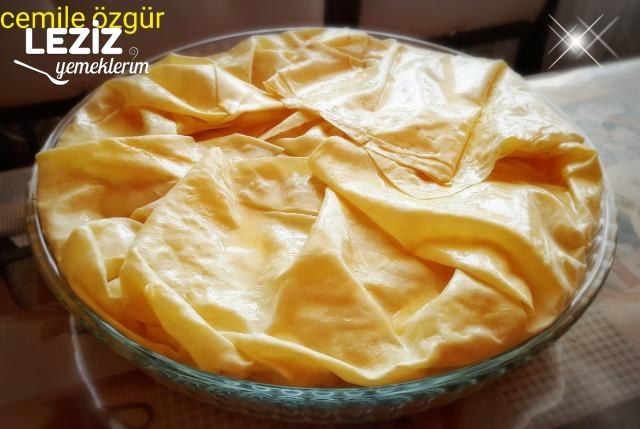 Hazır Su Böreklik Yufkadan Peynirli Su Böreği