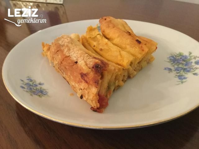 Domatesli Börek Tarifi