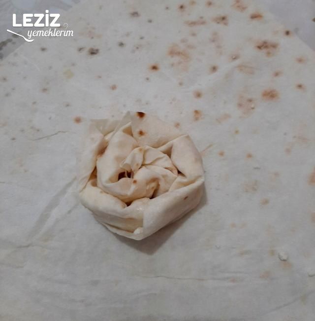 Yalancı Boyoz Böreği Tarifi