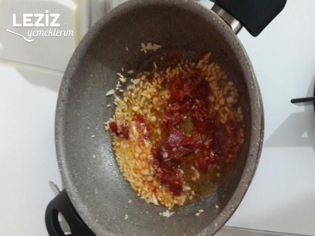 Salçalı Köfteli Pilav