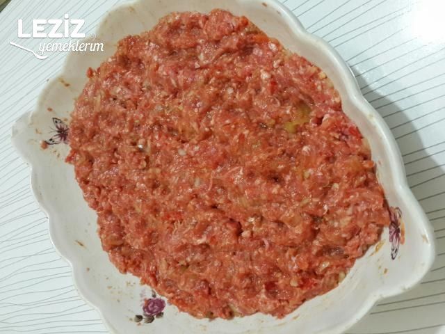 Salçalı Köfteli Pilav