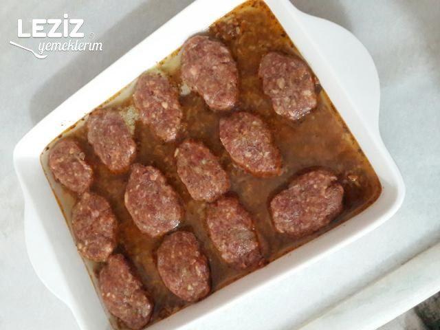 Salçalı Köfteli Pilav