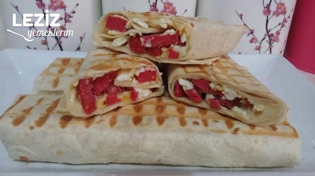 Kaşarlı Yumurtalı Sosisli Lavaş Dürüm