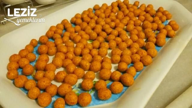 Yoğurtlu Semizotu Üzerinde Misket Köfte