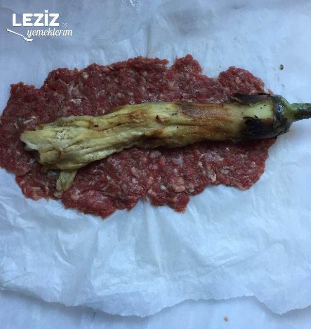 İçi Köz Patlıcanlı Köfte Sarma