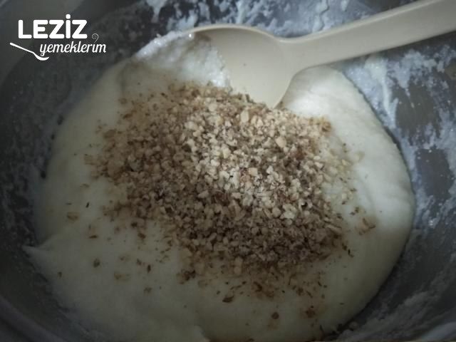 Cevizli İrmik Tatlısı