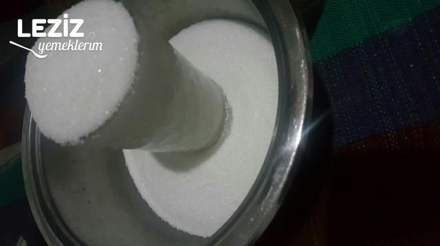 Enfes Tadıyla Çok Pratik Şekerpare Tatlısı Tarifi
