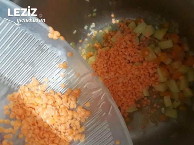 Patatesli Havuçlu Mercimek Çorbası Tarifi