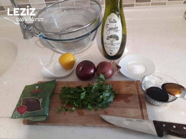 Nefis Soğan Salatası