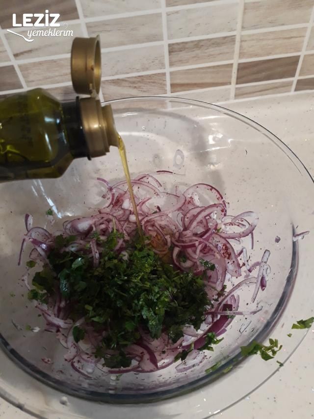 Nefis Soğan Salatası
