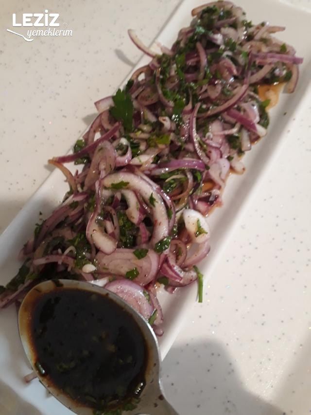Nefis Soğan Salatası